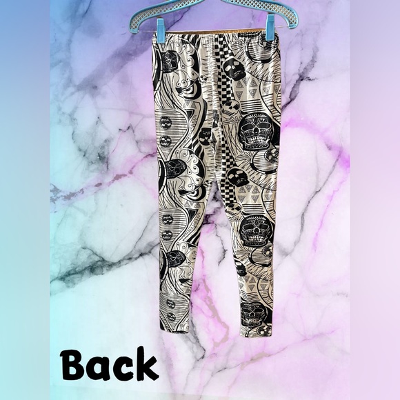 Skull Pattern Sweetlegs Leggings - Picture 2 of 3